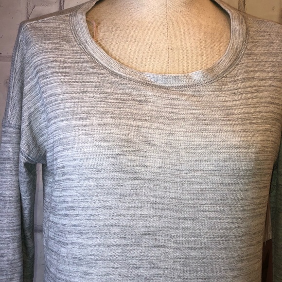 NEW Forever 21 gray crew neck sweatshirt. Size - Picture 2 of 8